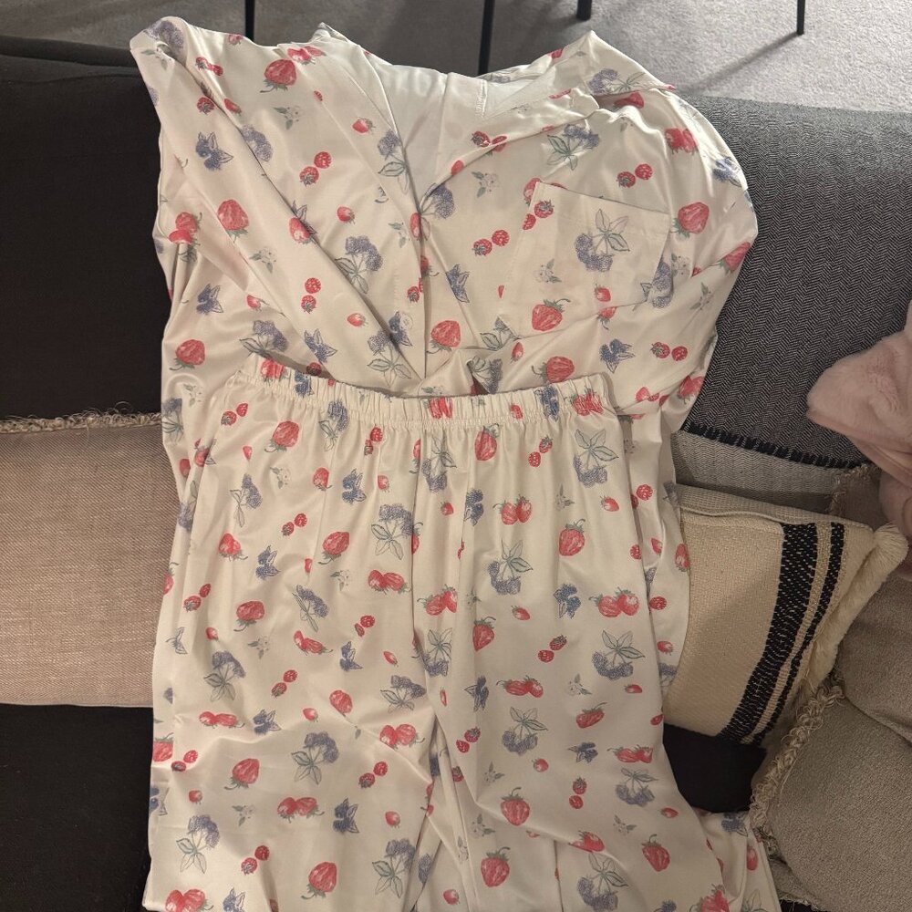 Go Slow Summer Berries Pajamas Set